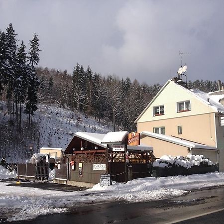 Penzion54&Restaurace Ostrov  Exterior foto